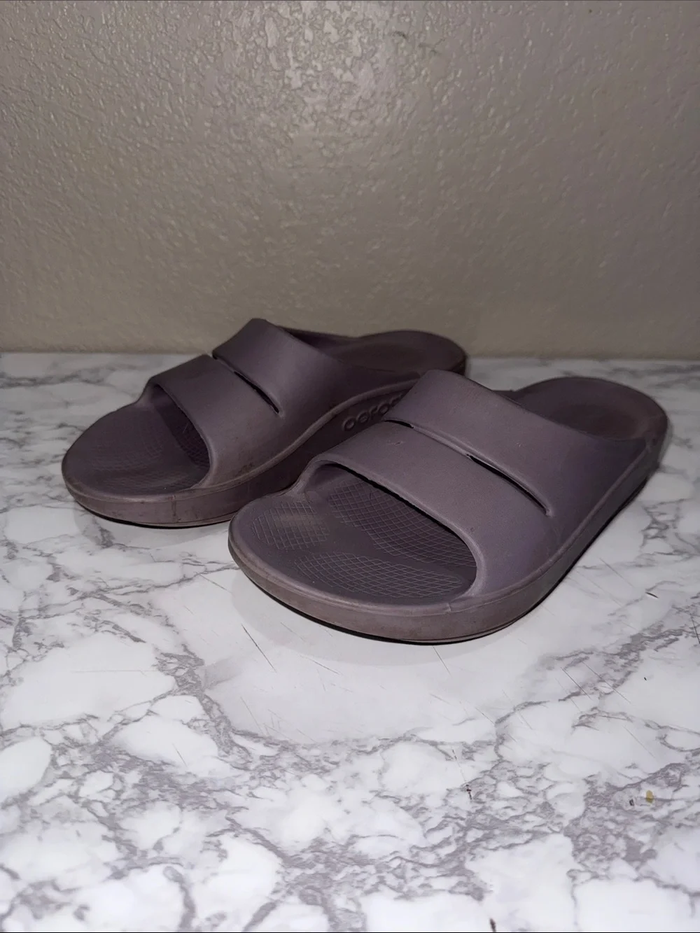 OOFOS Slide Sandals Purple M6-W8